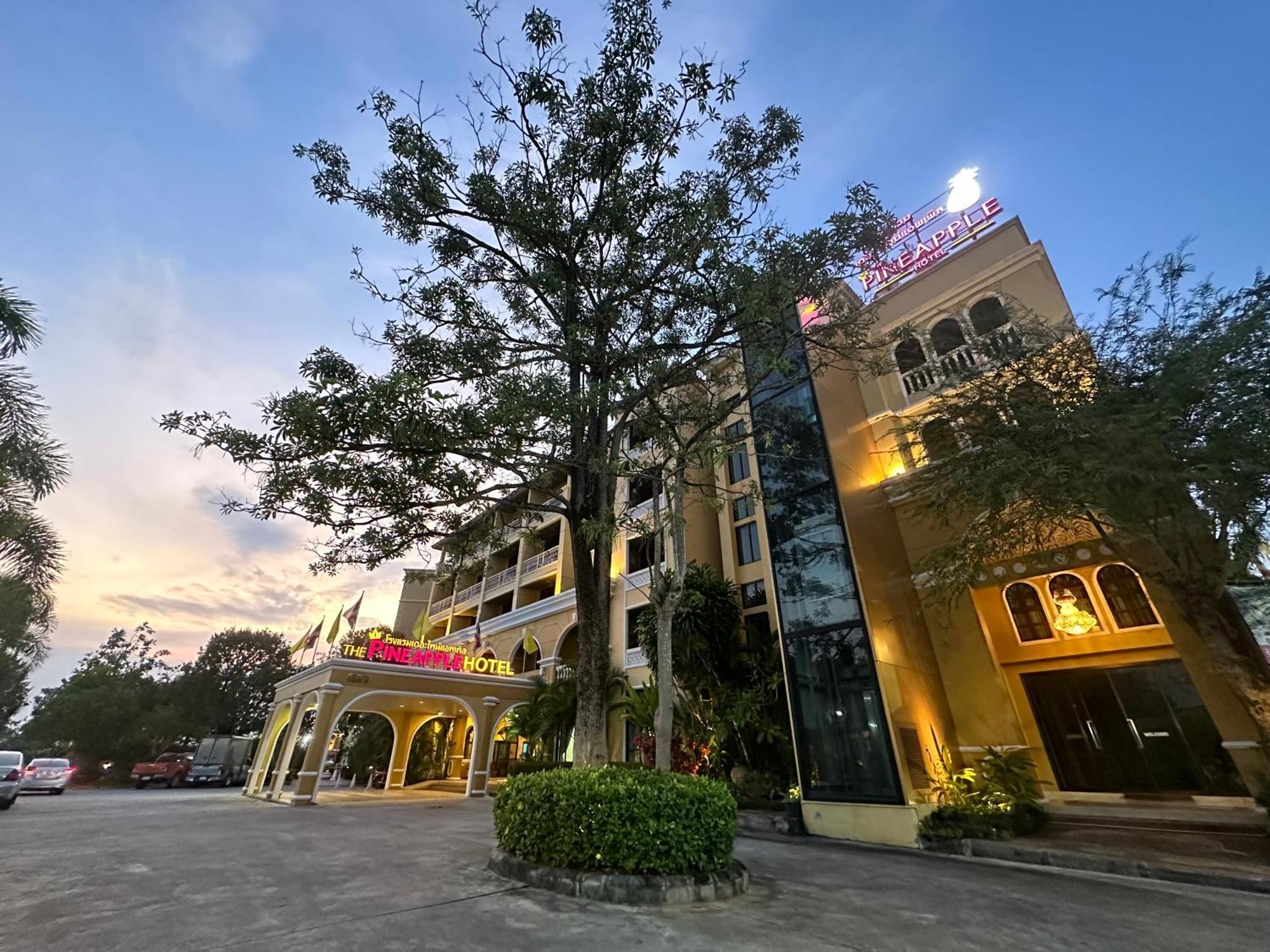 The Pineapple Hotel Krabi Zewnętrze zdjęcie